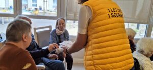 Des lettres porteuses de bienveillance et de sourires une lettre un sourire